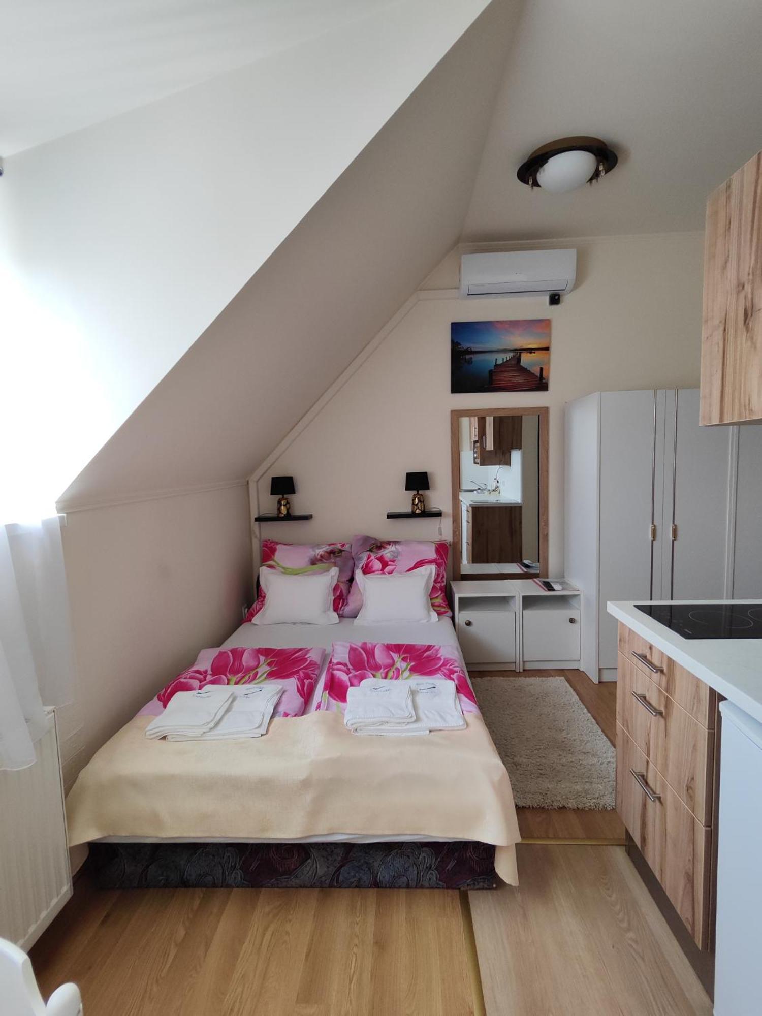 Ferienwohnung Havasi Ueduelohaz Gyenesdiás Exterior foto